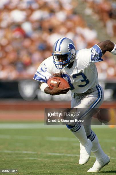 Gary Lee of the Detroit Lions carries the ball against the Los Angeles Raiders during a game at the Los Angeles Memorial Coliseum on September 20,...