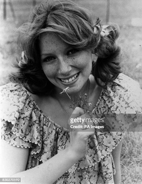 Library file picture of singer Lena Zavaroni. * 7/11/1982 : Lena Zavaroni is admitted to the London psychiatric All Saints Hospital in Kennington as...