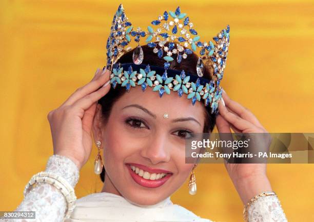 Indian beauty Yukta Mookhey, a 20 year old Zoology graduate, beat 93 other contestants to become Miss World '99, and paraded a glittering sari and...
