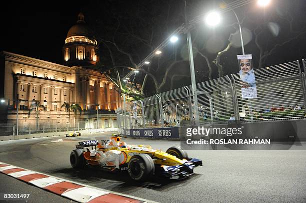 Brazilian driver Nelson Piquet of team Renault take a corner during the final practice session at the Singapore Grand Prix on September 27, 2008...