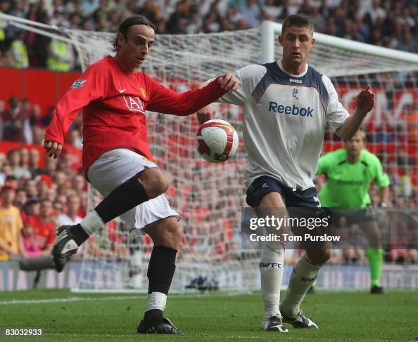 Manchester United v Bolton Wanderers Manchester United v Bolton Wanderers