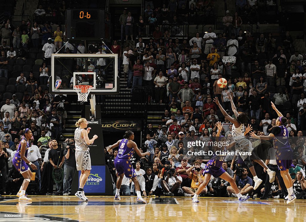 Los Angeles Sparks v San Antonio Silver Stars, Game 2