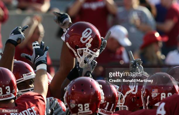 The Oklahoma Sooners gather before a game against the TCU Horned Frogs at Memorial Stadium on September 27, 2008 in Norman, Oklahoma.