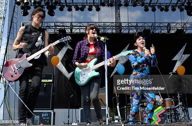 Luiza Sa, Ana Rezende, and Lovefoxxx of CSS "Cansei de Ser Sexy" perform as part of the Austin City Limits Music Festival at Zilker Park on September...