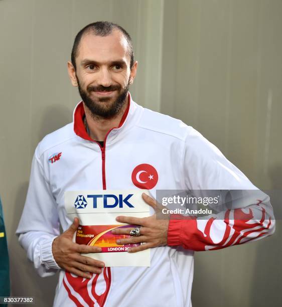 Gold medalist Ramil Guliyev of Turkey poses with his medal for the Men's 200 metres during the "IAAF Athletics World Championships London 2017" at...