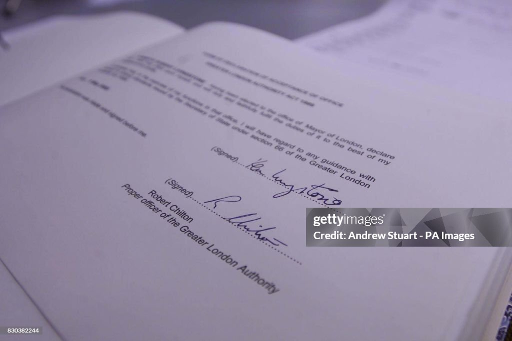 Mayor Livingstone Signature