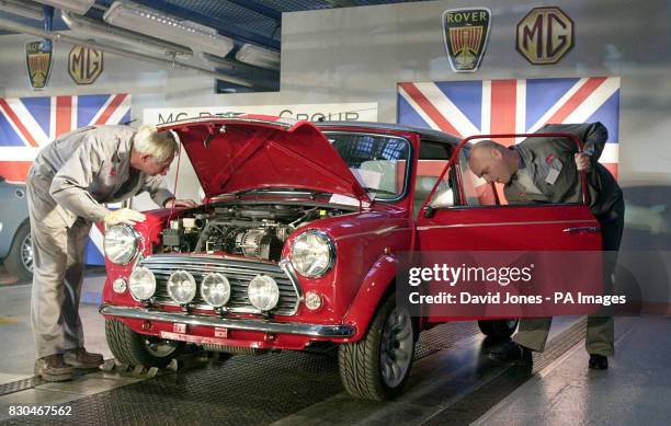 Long Bridge Rover Works 57 Longbridge Works Stock Photos, High-Res Pictures, and Images - Getty ...