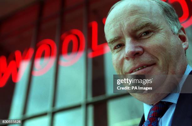 Gerald Corbett, the newly appointed executive chairman of Woolworths PLC. * 29/07/01Former Railtrack boss Corbett is to receive a 500,000 bonus for...
