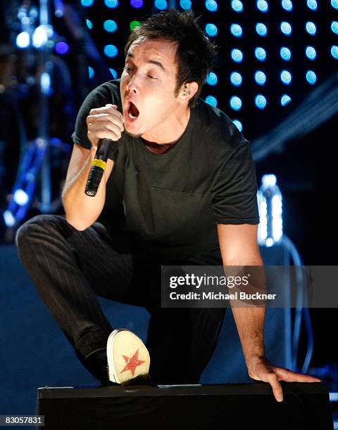 Douglas Robb of Hoobastank performs at the Wiltern on September 29, 2008 in Los Angeles, California.