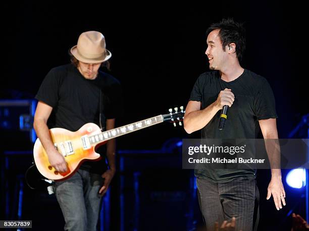 Guitarist Dan Estrin and singer Douglas Robb of Hoobastank perform at the Wiltern on September 29, 2008 in Los Angeles, California.