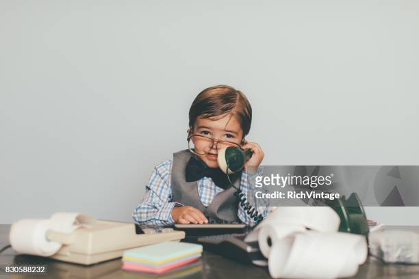 jongetje retro business werkt de telefoon - interview funny stockfoto's en -beelden