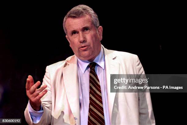 Former BBC reporter Martin Bell at the Brentwood Theatre in Brentwood, Essex, where he announced that he will stand as an independent MP in the...