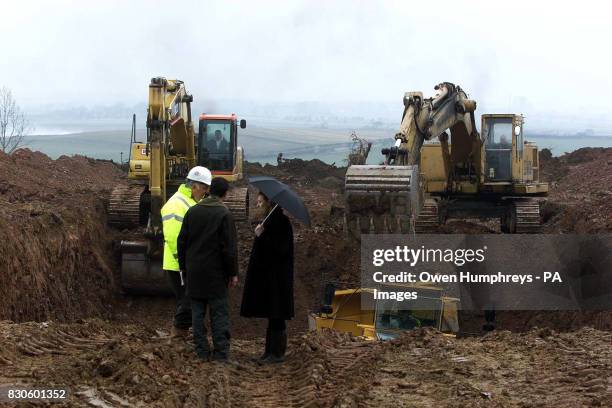Work continues at a mass burial site at Birkshaw Forest, south of Lockerbie, Dumfries and Galloway in Scotland, 27 March 2001, ahead of the...