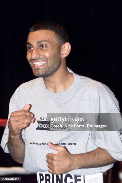 Boxer Prince Naseem Hamed smiles during an open training session in Las Vagas, prior to his boxing fight against Marco Antonia Barrera at the MGM...