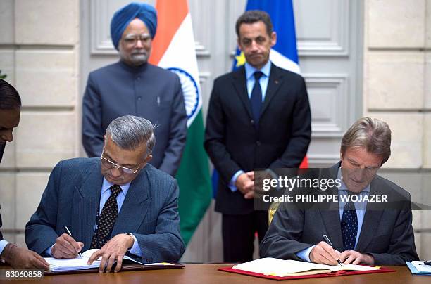 Forcheerman Sign 111 Chairman Atomic Energy Commission Of India Stock Photos, High-Res ...