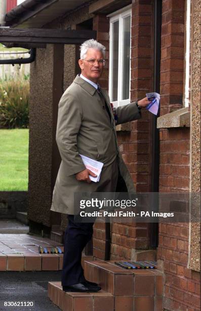 William Ross, Ulster Unionist candidate for east londonderry in the General Election, canvassing in the coastal town of Portstewart, Co londonderry.