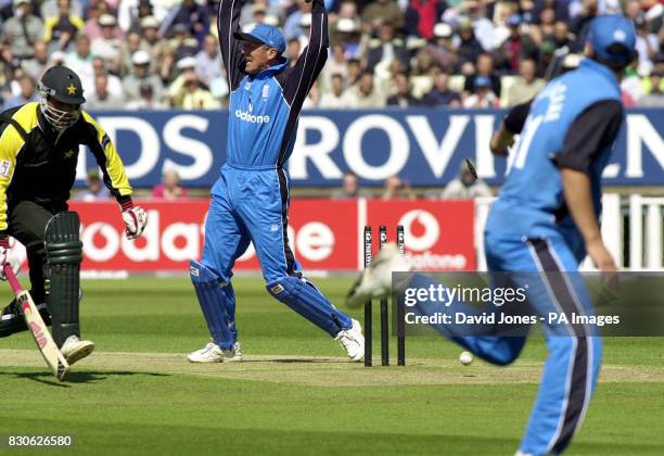 Apc Razzak Abdur Razzak Photos Photos and Premium High Res Pictures - Getty Images