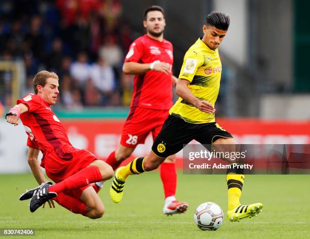 Mahmoud Dahoud of Borussia Dortmund in action during the DFB Cup match between 1. FC Rielasingen-Arlen and Borussia Dortmund at Schwarzwald-Stadion...