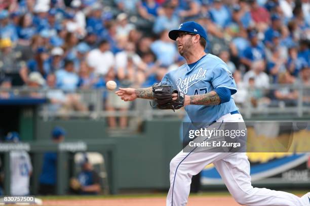 Peter Moylan of the Kansas City Royals throws against the Seattle Mariners in game one of a doubleheader at Kauffman Stadium on August 6, 2017 in...