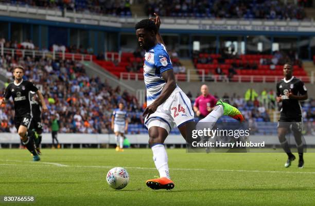 Sone Aluko of Reading in action during the Sky Bet Championship match between Reading and Fulham at Madejski Stadium on August 12, 2017 in Reading,...