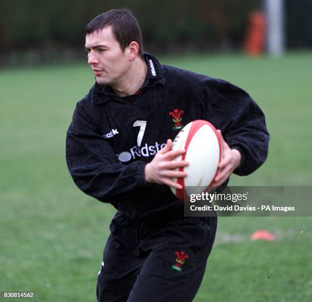 300 Wales Iestyn Harris Stock Photos, HighRes Pictures, and Images