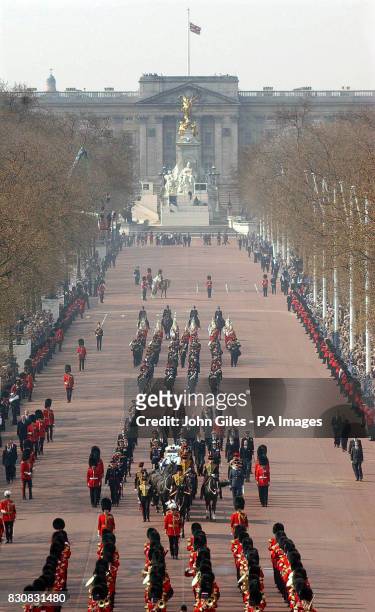 View down The Mall in London of the procession, that carries the coffin of Queen Elizabeth, the Queen Mother, from the Queen's Chapel to Westminster...