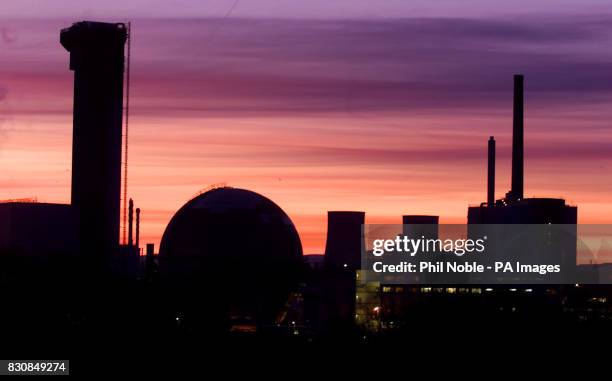 Sunrise over BNFL's nuclear reprocessing plant at Sellafield, Cumbria : More than a million postcards were being delivered to Prime Minister Tony...