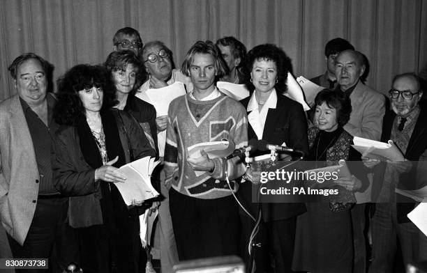 Maurice Denham and stars, News Photo