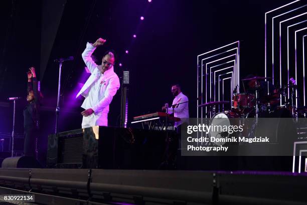 Singers Noelle Scaggs and Michael Fitzpatrick, keyboardist Jeremy Ruzumna and drummer John Wicks of Fitz and The Tantrums perform on stage during the...