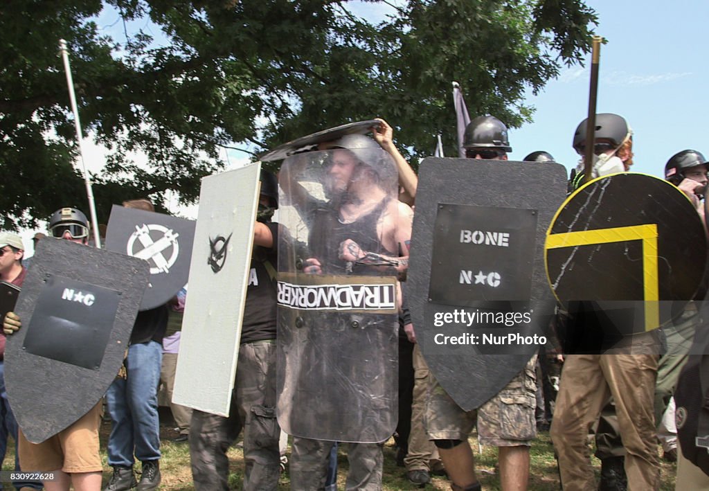 Violence breaks out at Charlottesville free speech rally