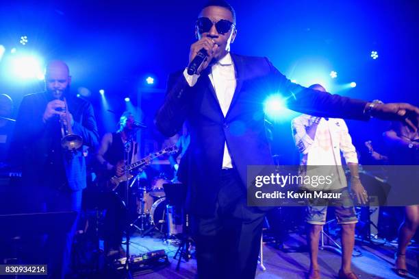 Jamie Foxx performs onstage at Apollo in the Hamptons 2017: hosted by Ronald O. Perelman at The Creeks on August 12, 2017 in East Hampton, New York.