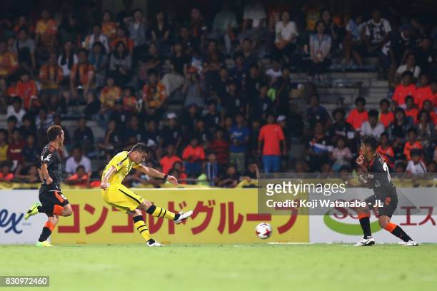 Cristiano of Kashiwa Reysol scores his side's fourth goal during the J.League J1 match between Shimizu S-Pulse and Kashiwa Reysol at IAI Stadium...