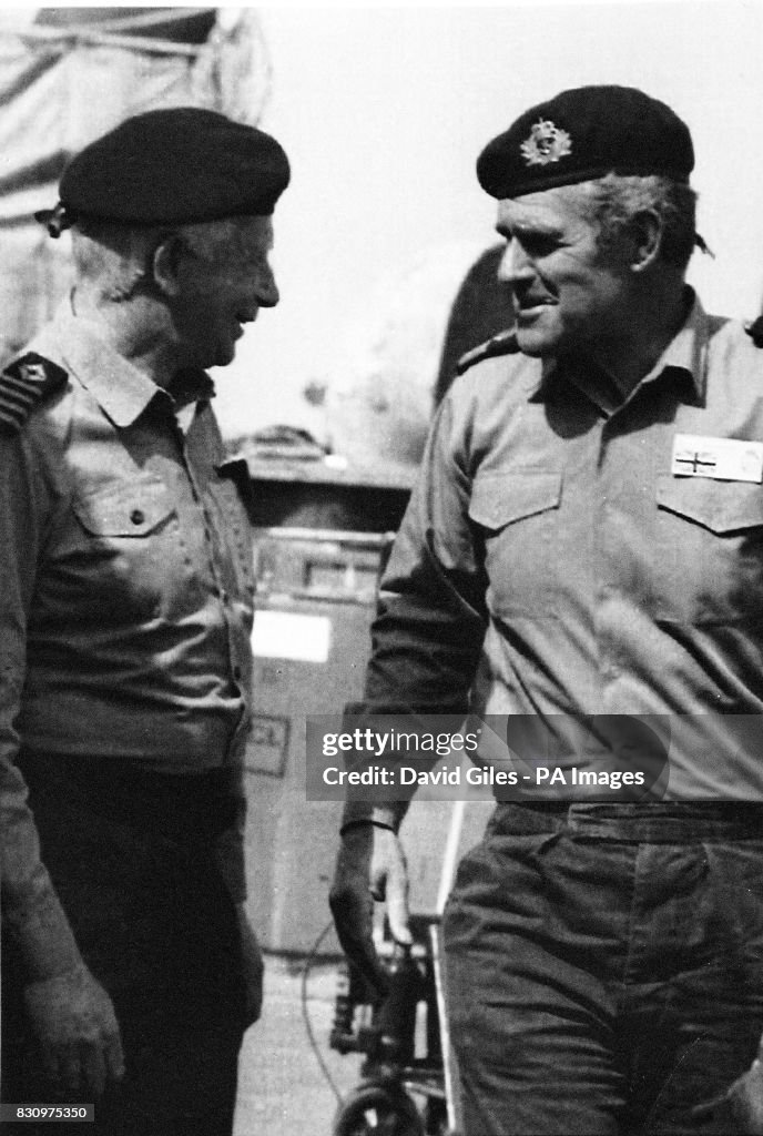 Capt Bill Walker greets Cmdr Christopher Craig