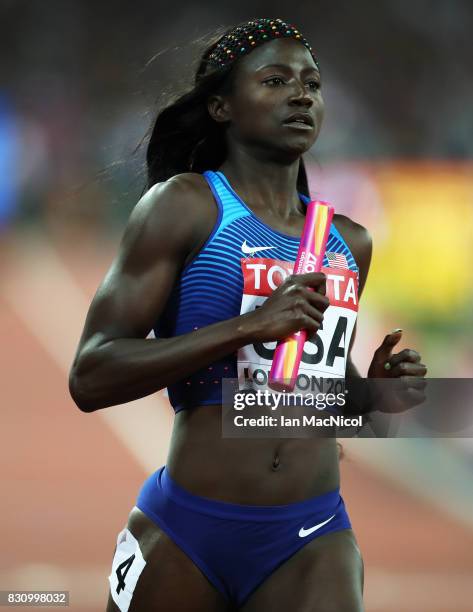 Tori Bowie of United States anchors her team to victory in the Women's 4x100m Relay final during day nine of the 16th IAAF World Athletics...