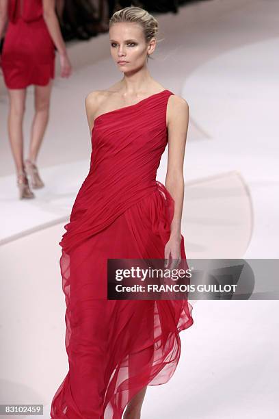 Model presents a creation by Italian designer Alessandra Facchinetti for Valentino during the spring/summer 2009 ready-to-wear collection show in...