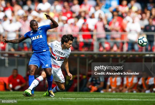 Sassa of Cruzeiro and Rodrigo Caio of Sao Paulo in action during the match between Sao Paulo and Cruzeiro for the Brasileirao Series A 2017 at...