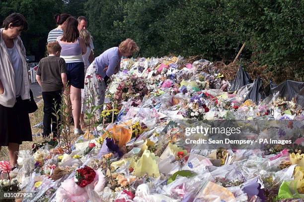 The A29 road side, in Pulborough West Sussex, covered in tributes for the eight-year-old murdered school girl, Sarah Payne. The overwhelming public...