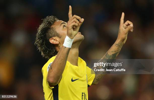 Neymar Jr of PSG celebrates his goal during the French Ligue 1 match between En Avant Guingamp and Paris Saint Germain at Stade de Roudourou on...