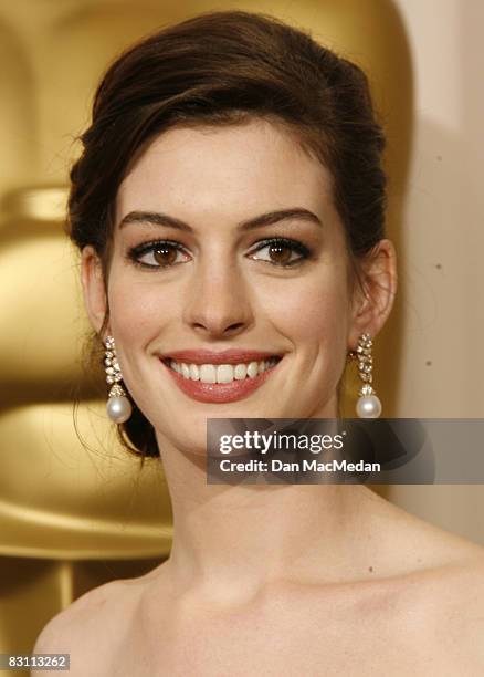 Anne Hathaway