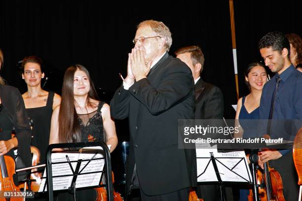 Bandmaster and Director of the Master Class Shlomo Mintz acknowledges the applause of the audience at the end of the Crans-Montana Classics 2017 -...