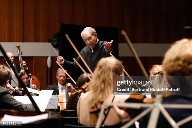 Bandmaster and Director of the Master Class Shlomo Mintz conducts the orchestra during the Crans-Montana Classics 2017 - Closing Concert of Master...