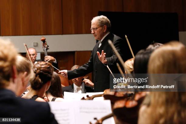 Bandmaster and Director of the Master Class Shlomo Mintz conducts the orchestra during the Crans-Montana Classics 2017 - Closing Concert of Master...