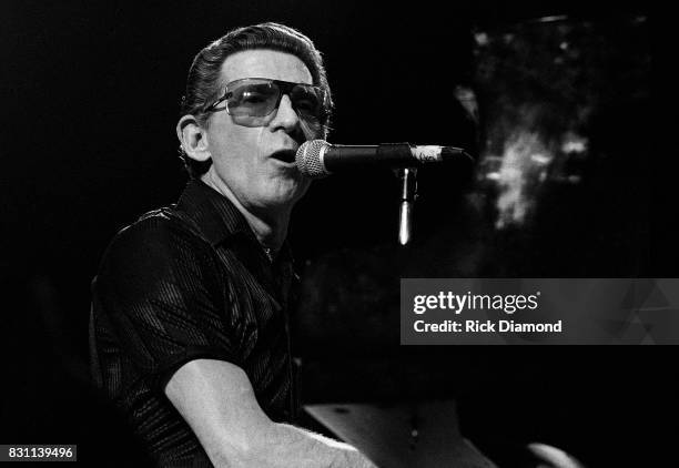 Rock 'N' Roll and country singer Jerry Lee Lewis performs on October 11, 1986 in Atlanta, Georgia.