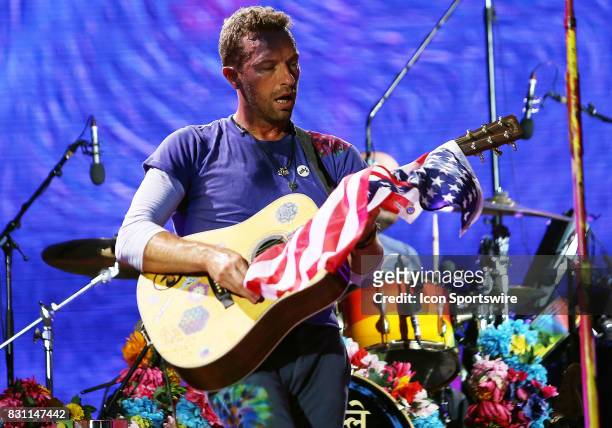 Lead Singer Chris Martin headlines Coldplay as they perform on August 06 at FedExField in Landover, MD. (Photo by Daniel Kucin Jr./Icon Sportswire...