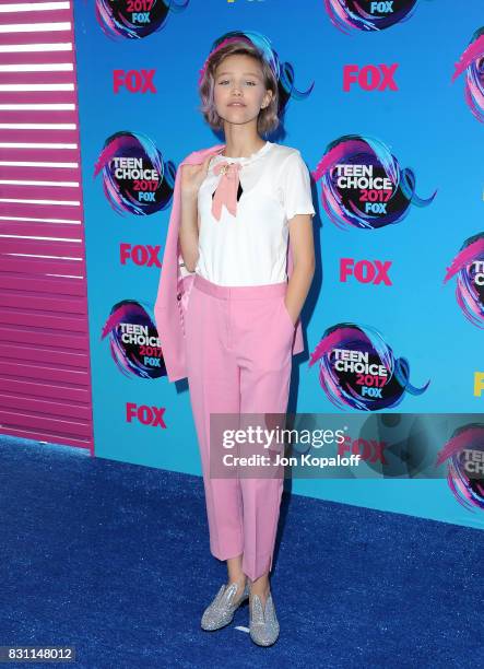 Grace VanderWaal attends the Teen Choice Awards 2017 at Galen Center on August 13, 2017 in Los Angeles, California.