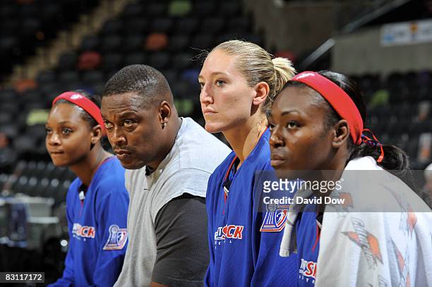 Kara Braxton, Assistant Coach Rick Mahorn, Kelly Schumacher and Olayinka Sanni of the Detroit Shock prepare for Game Two of the WNBA Finals against...
