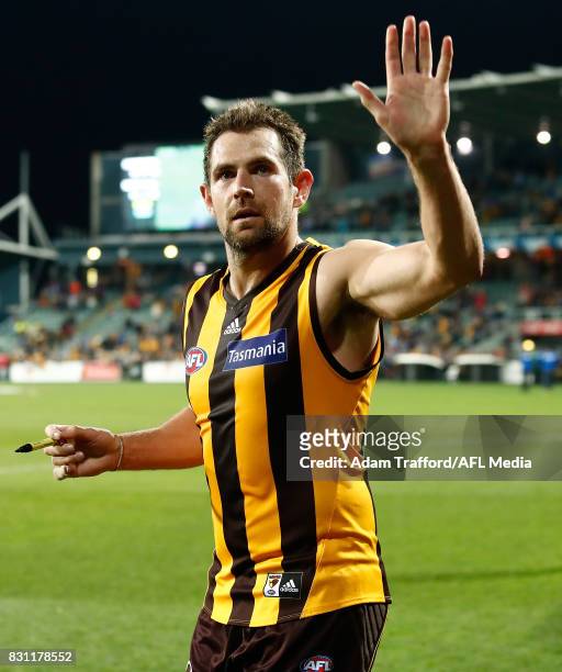 Luke Hodge of the Hawks thanks fans during the 2017 AFL round 21 match between the Hawthorn Hawks and the North Melbourne Kangaroos at the University...