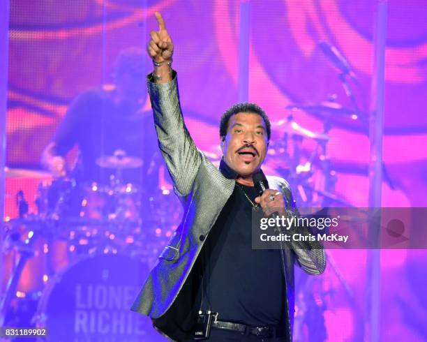 Lionel Richie performs at Infinite Energy Arena on August 13, 2017 in Duluth, Georgia.