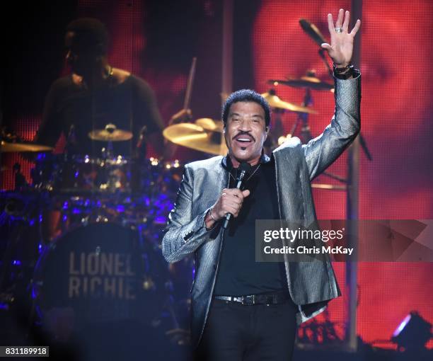 Lionel Richie performs at Infinite Energy Arena on August 13, 2017 in Duluth, Georgia.