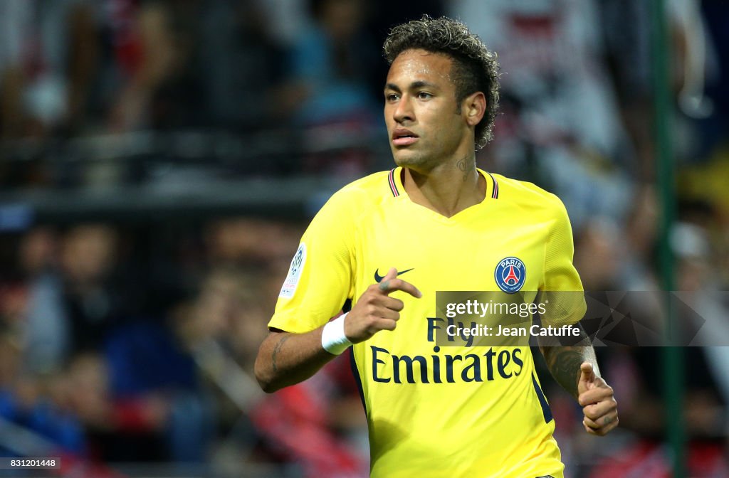 EA Guingamp v Paris Saint Germain - Ligue 1